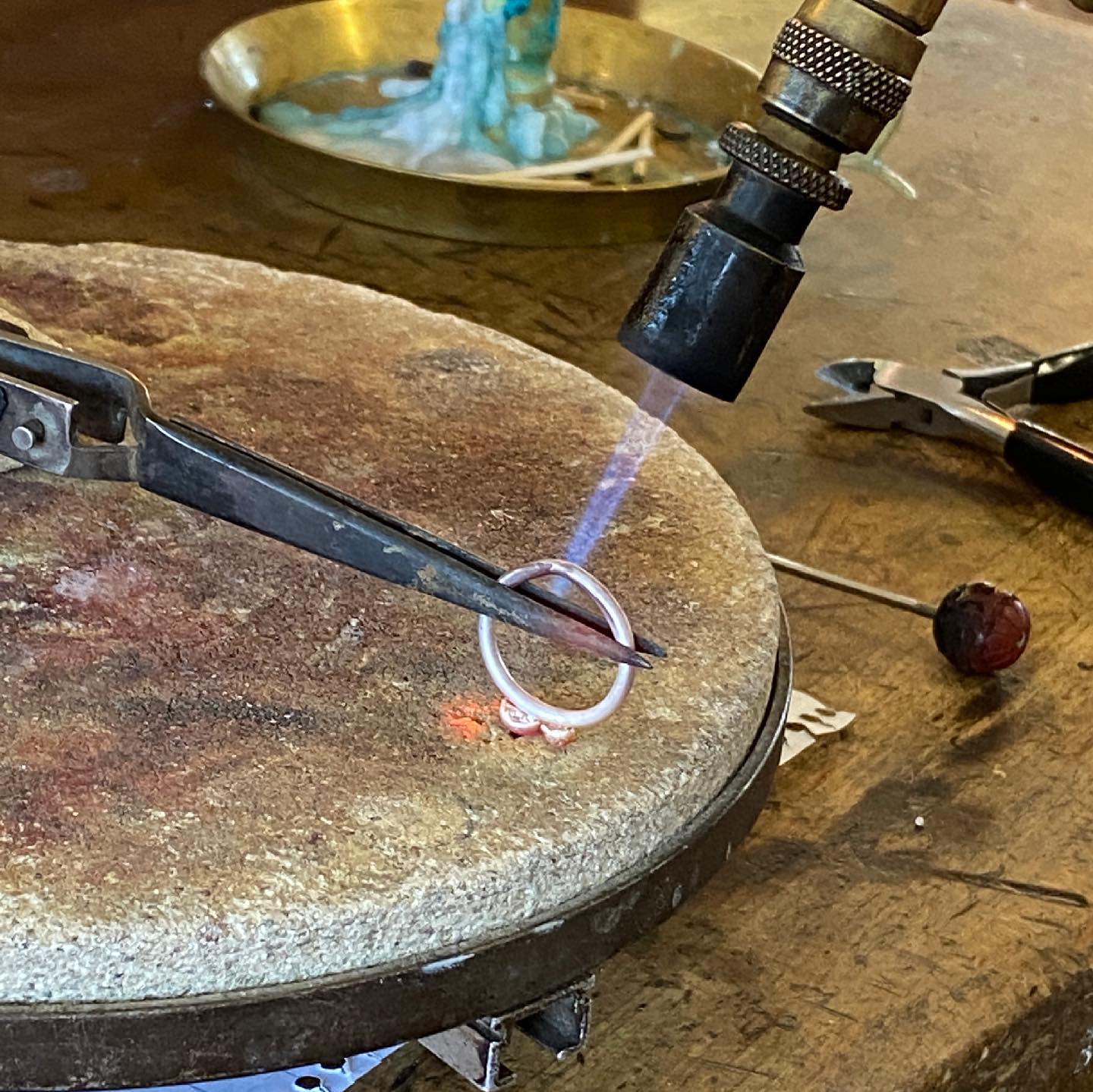 190493243 1687135768155093 3439713903970279051 N